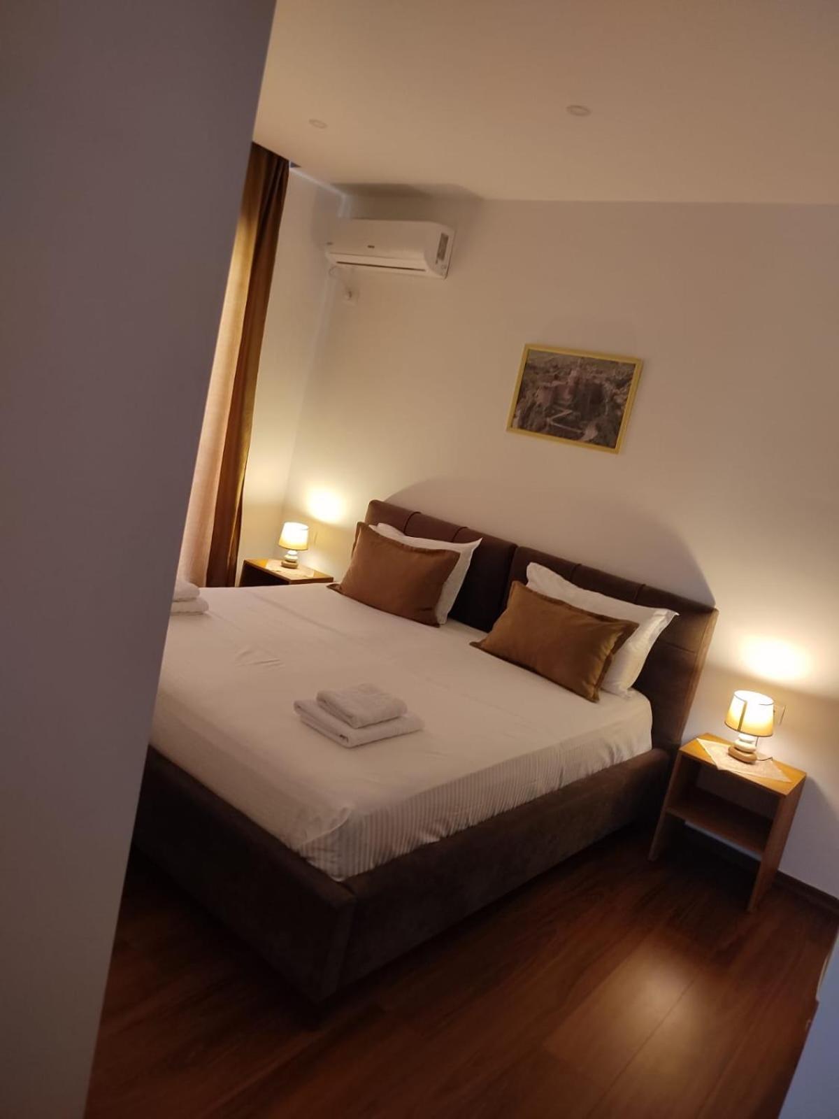Vladimir Estate Homestay *